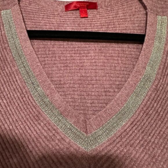 Jennifer Lopez plum colored very soft sweater with batwing sleeves, Faux diamond - Picture 6 of 10